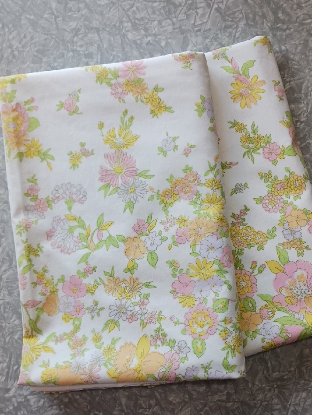 Vintage~ 2 Twin Size Flat Sheets w/ floral accents